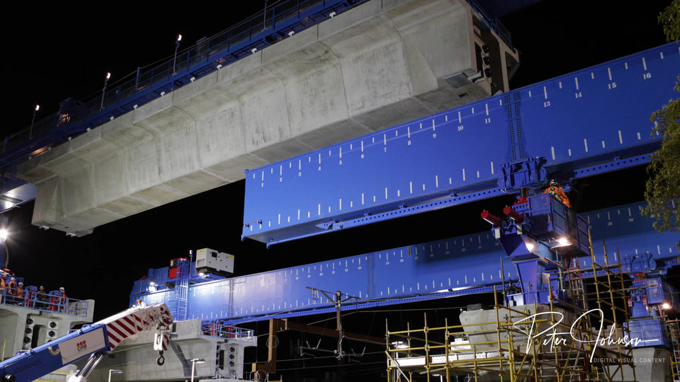 Murrumbeena Rail Crossing removal Beam Placment